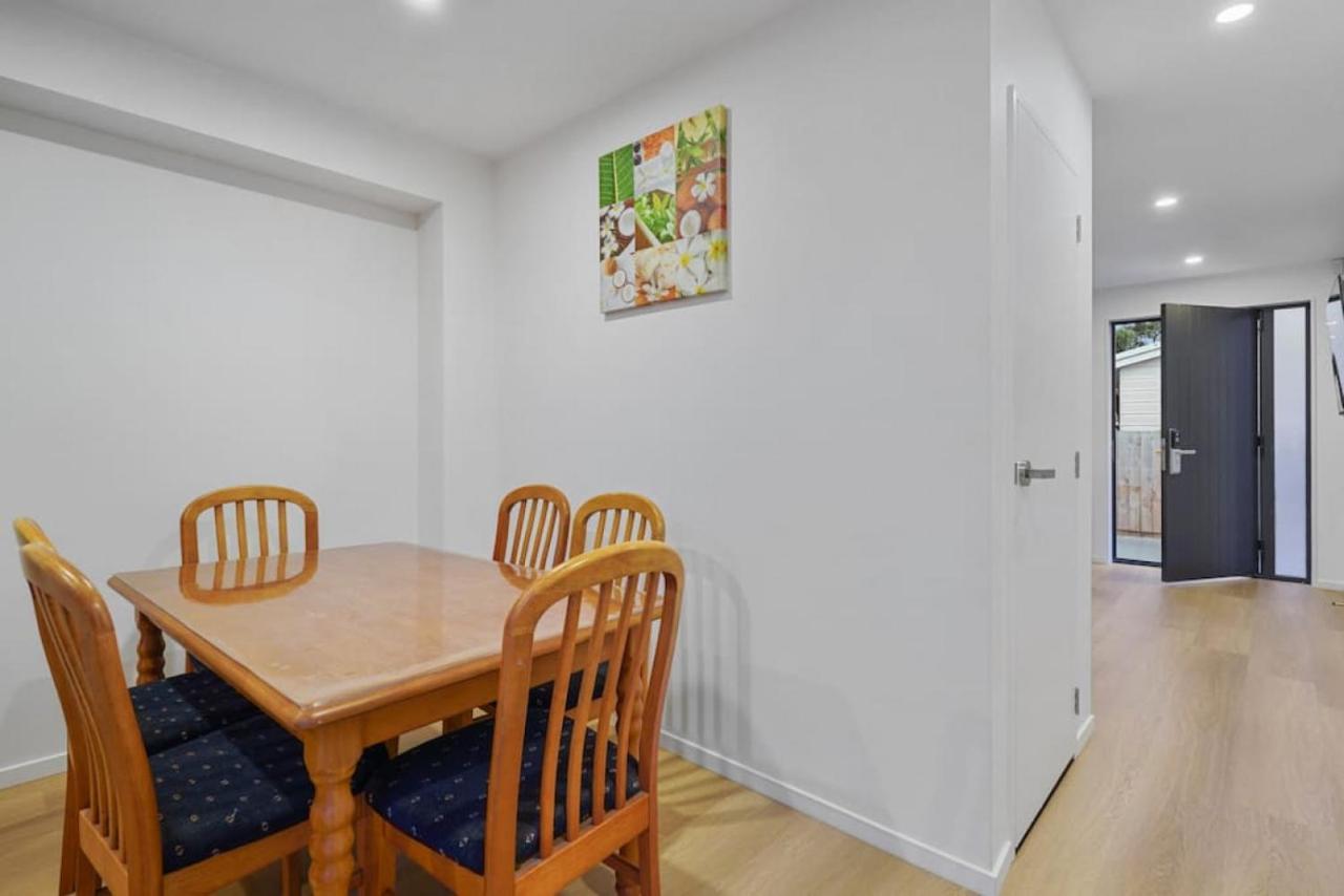 Venture Heights Townhouse With Parking And Patio Holiday home